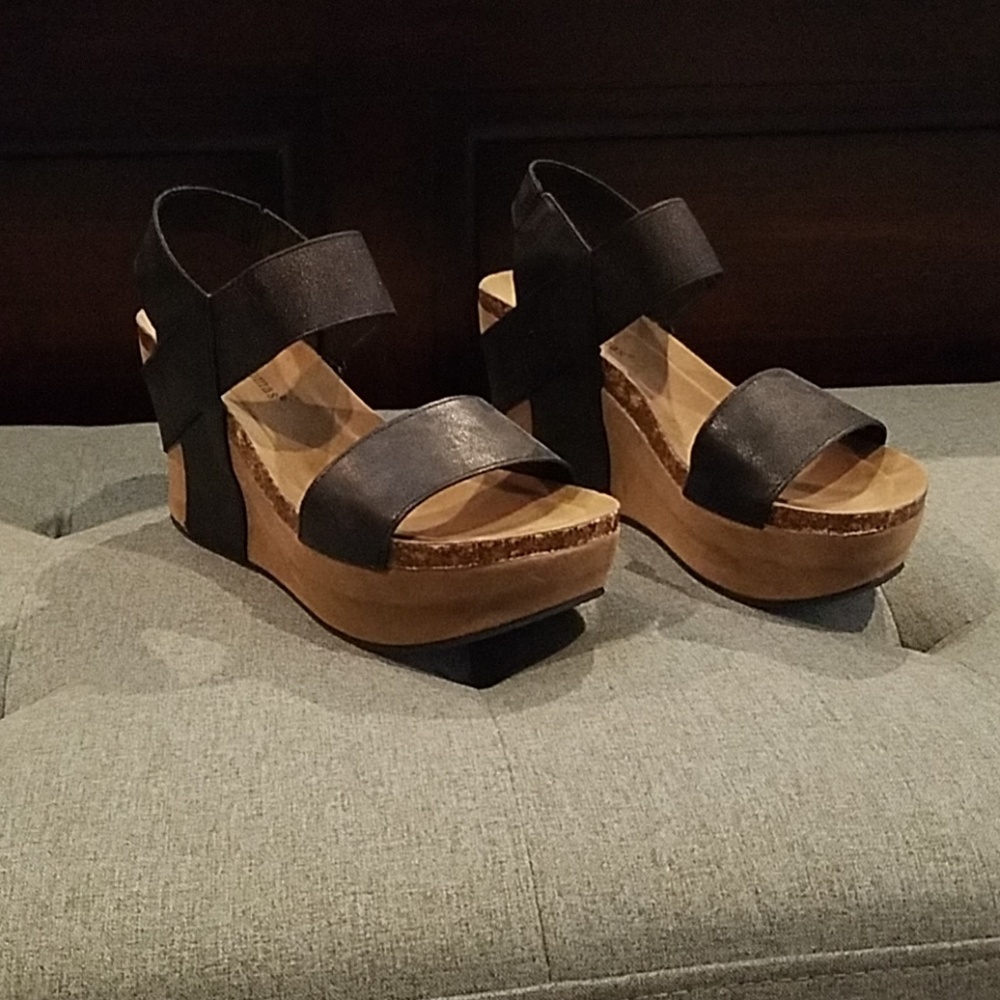 Pierre Dumas Sandals